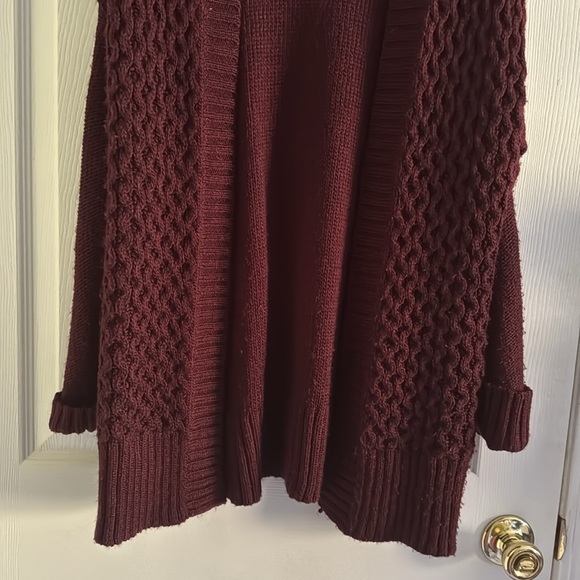 American Eagle Cardigan - Picture 3 of 9